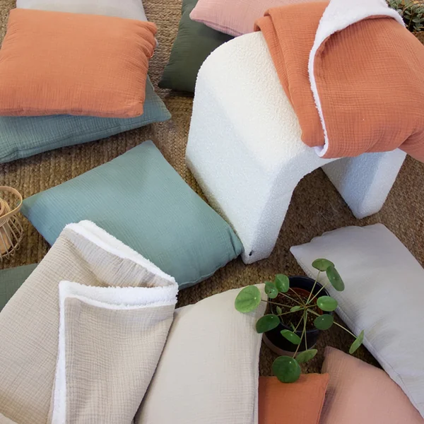 Coussin 40x40 cm double gaze de coton et sherpa GAZE & SHERPA beige galet