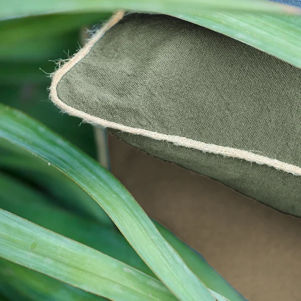 Housse de coussin coton fil teint 40x60 cm HONO DÉCO vert kaki