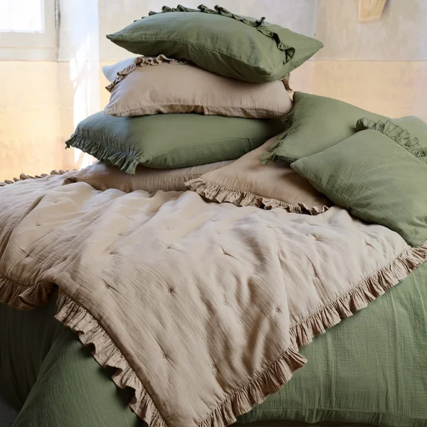 Housse de coussin en mousseline de coton volant central 40x60 cm cm ELZA vert mousse