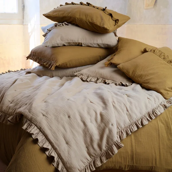 Housse de coussin en mousseline de coton volant central 45x45 cm cm ELZA marron foin