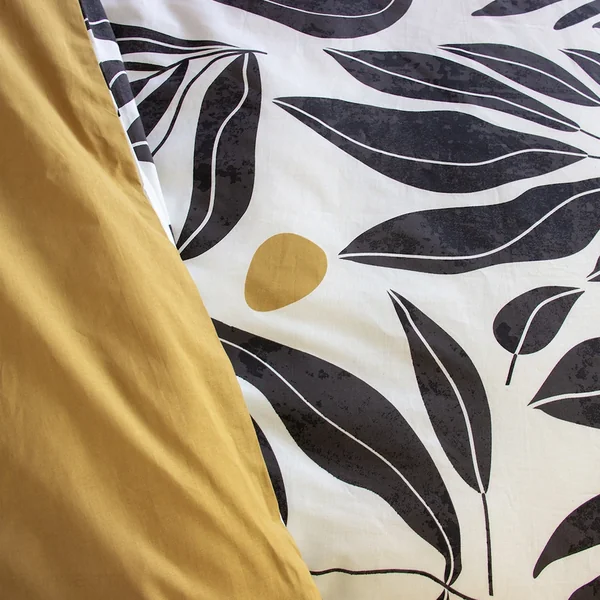 Parure de lit 240x220 cm en coton NOLIE motif feuillage blanc et jaune 3 pièces