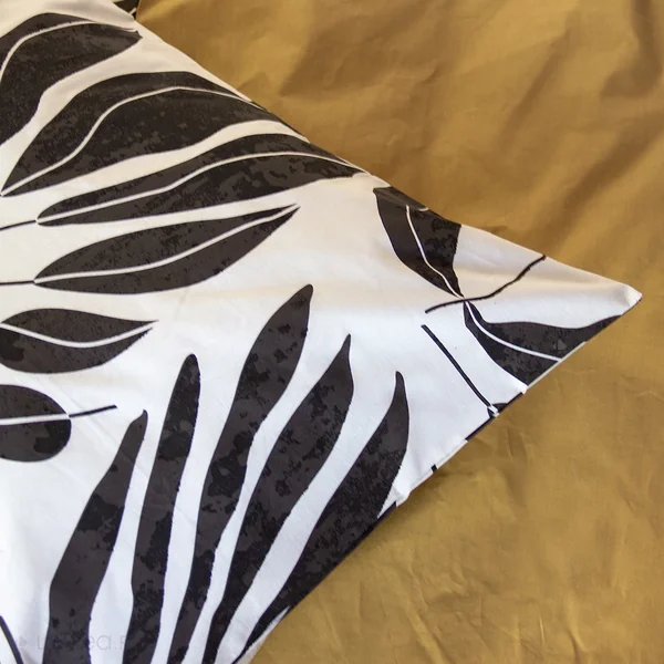 Parure de lit 240x220 cm en coton NOLIE motif feuillage blanc et jaune 3 pièces