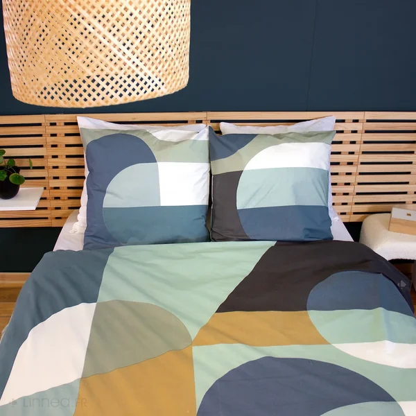 Parure de lit 260x240 cm en coton JOELE motif géométrique vert et bleu 3 pièces