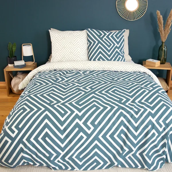 Parure de lit 260x240 cm pur coton PHOSY motif géométrique bleu 3 pièces