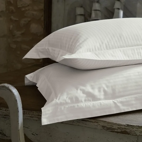 Parure de lit 260x240 cm set 50x70 satin CONCERTO rayures beige Craie