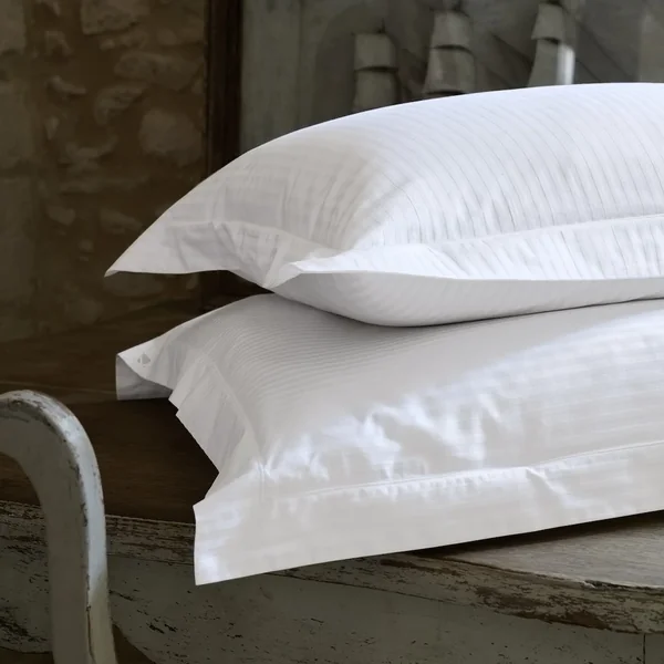 Parure de lit 260x240 cm set 50x70 satin CONCERTO rayures blanc Neige