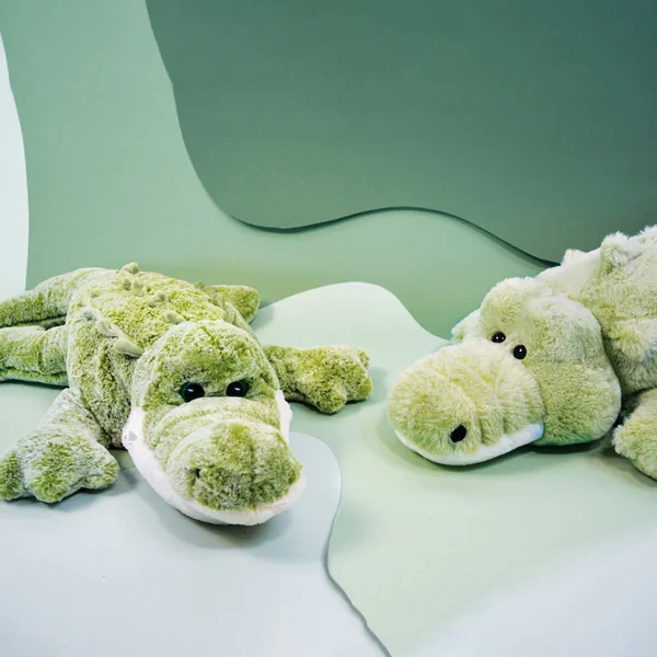 Peluche crocodile 120 cm polyester DANS LA FORET TROPICALE vert