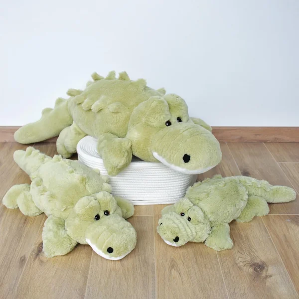 Peluche crocodile 80 cm polyester DANS LA FORET TROPICALE vert